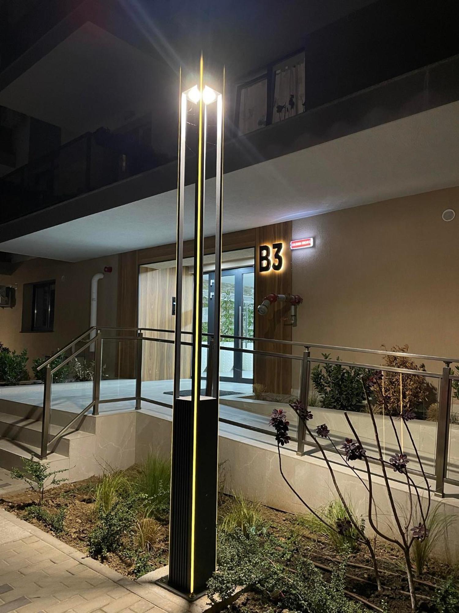 Metropolis Elegance Apartment Bukares Bagian luar foto