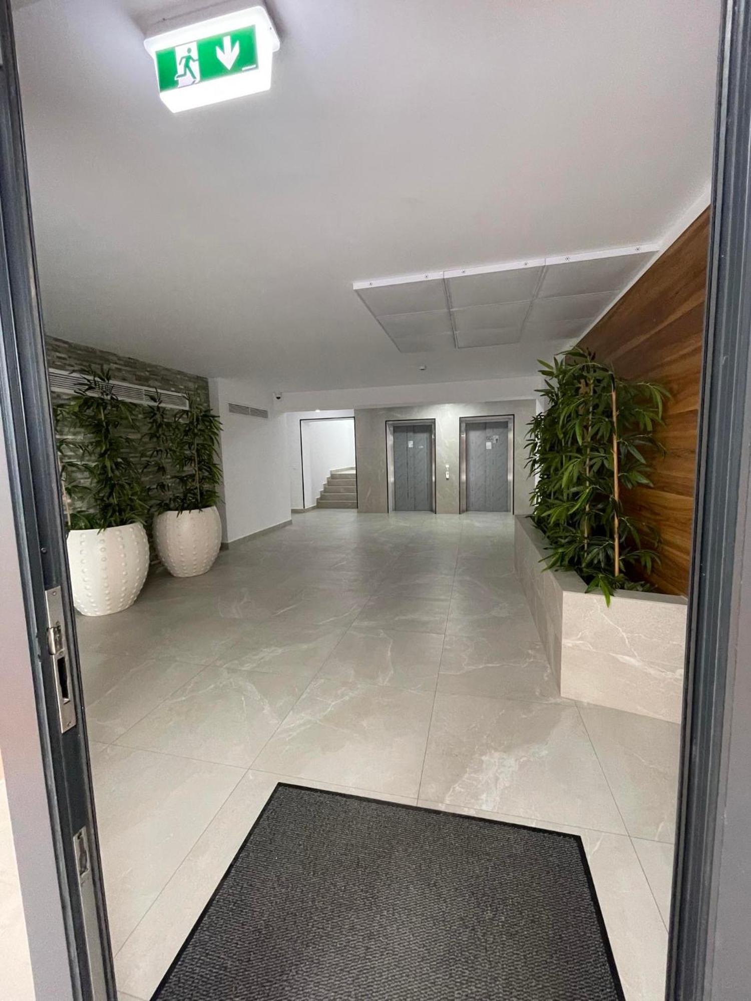 Metropolis Elegance Apartment Bukares Bagian luar foto