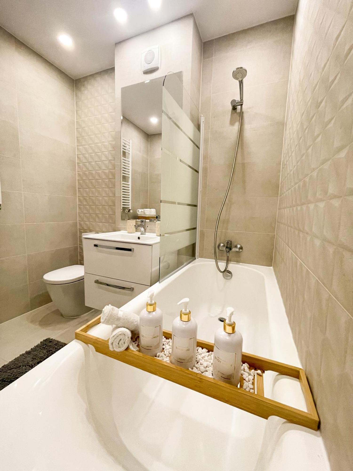 Metropolis Elegance Apartment Bukares Bagian luar foto