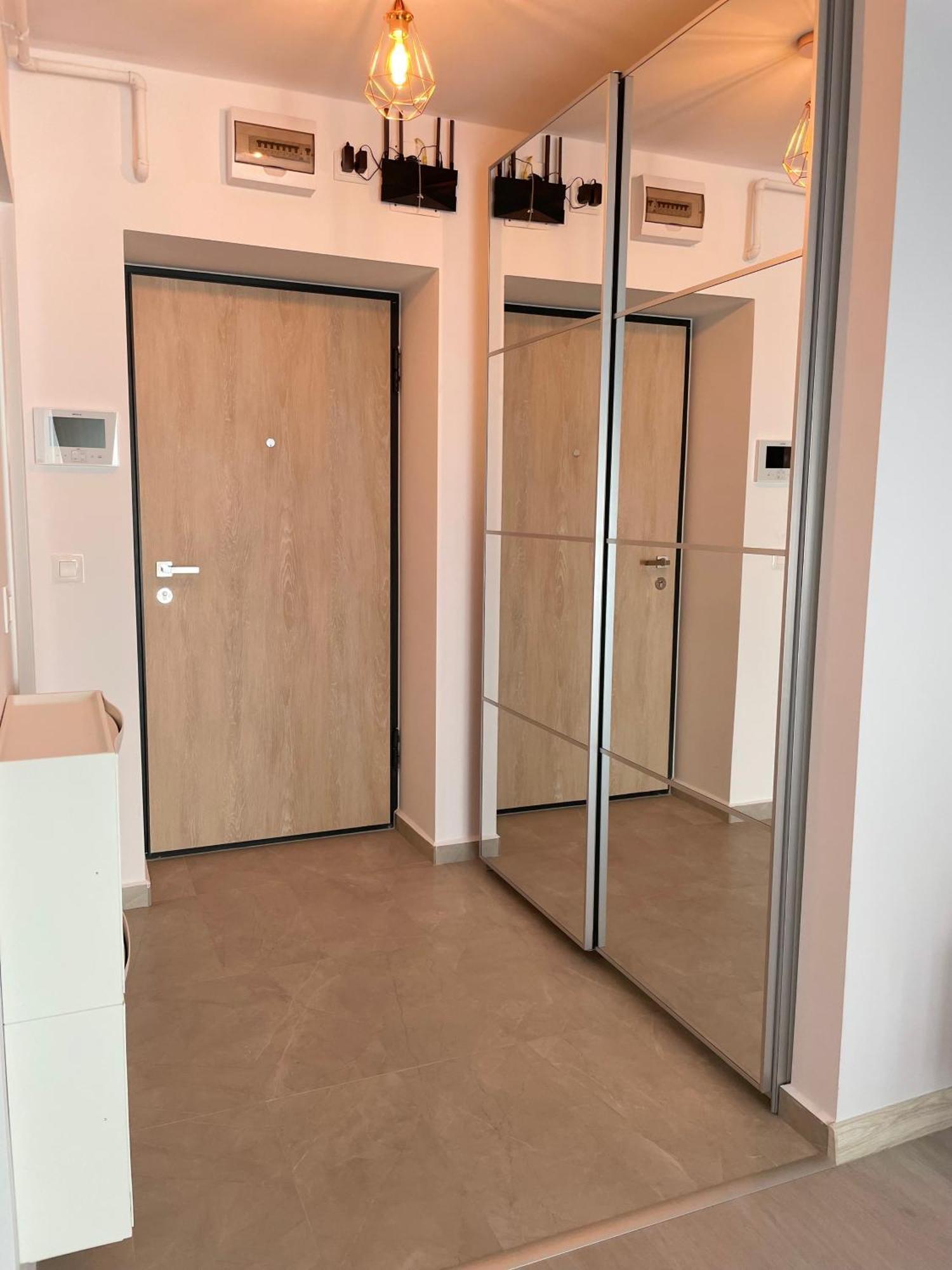 Metropolis Elegance Apartment Bukares Bagian luar foto