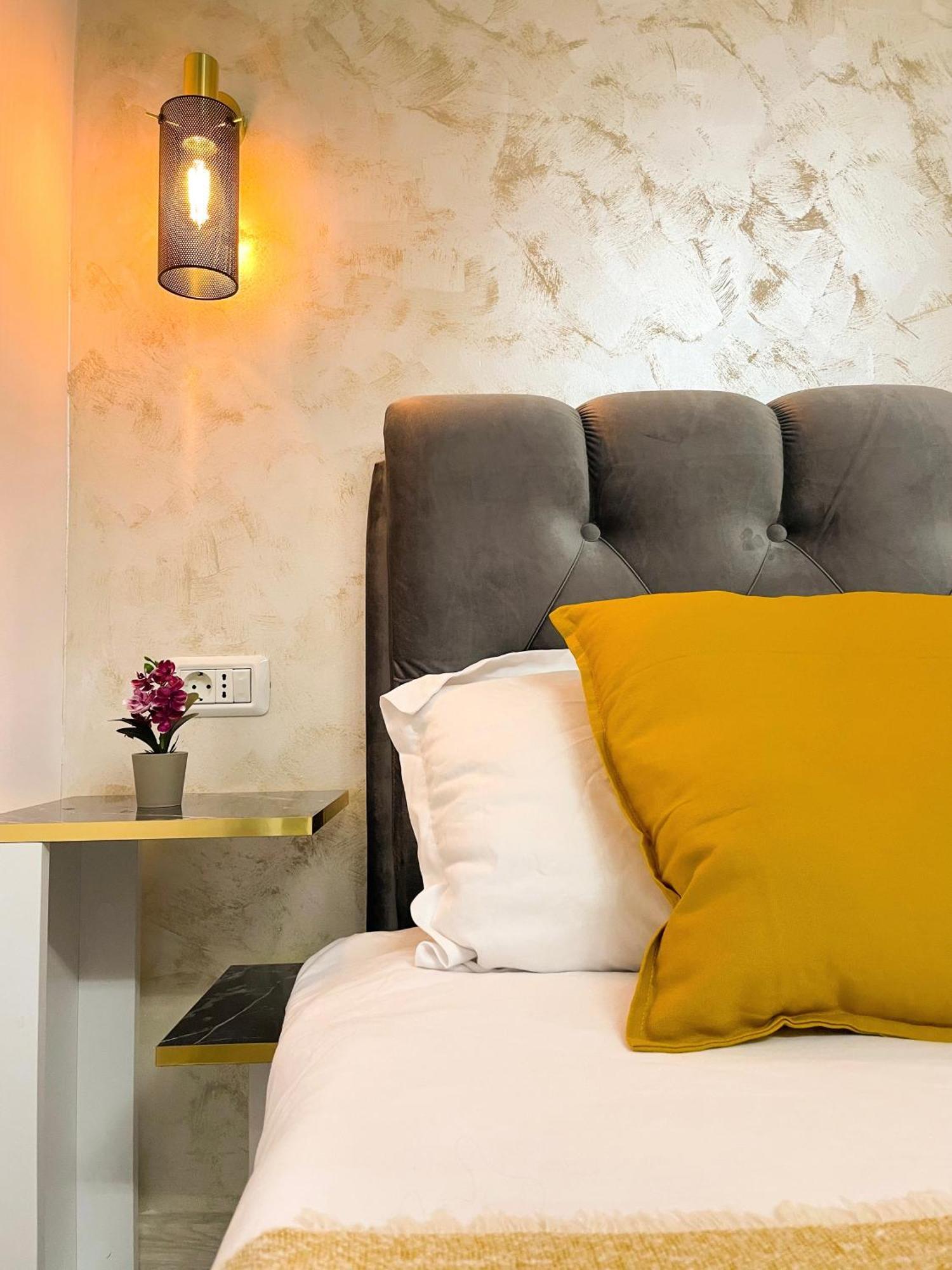 Metropolis Elegance Apartment Bukares Bagian luar foto