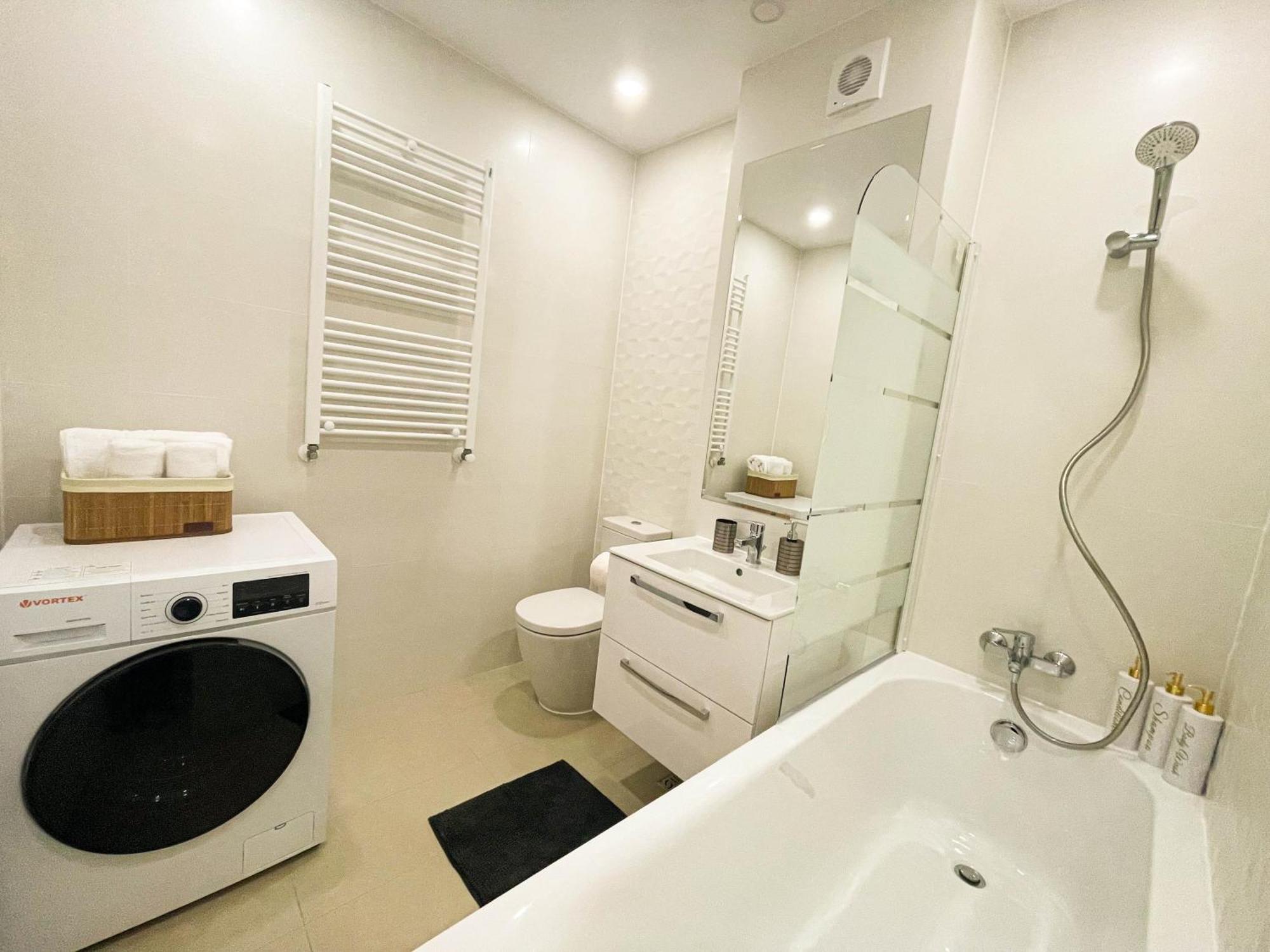 Metropolis Elegance Apartment Bukares Bagian luar foto